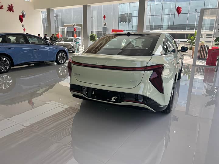 Hongqi EH7 2025 2025款 600 智选版