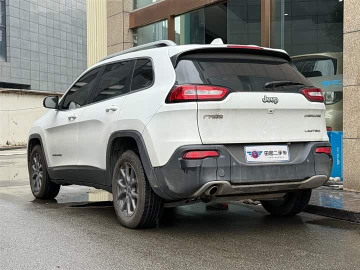 Jeep Cherokee 2020 2020款 2.0L 两驱经典运动版