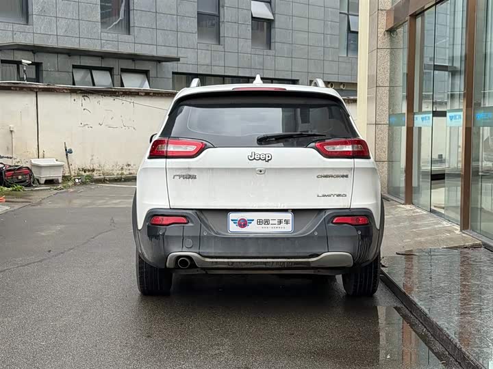 Jeep Cherokee 2020 2020款 2.0L 两驱经典运动版