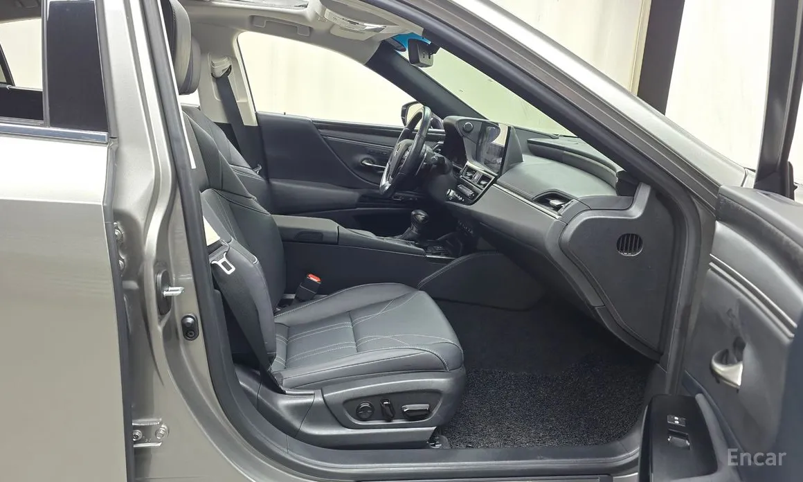 Lexus ES 2018 Luxury Plus