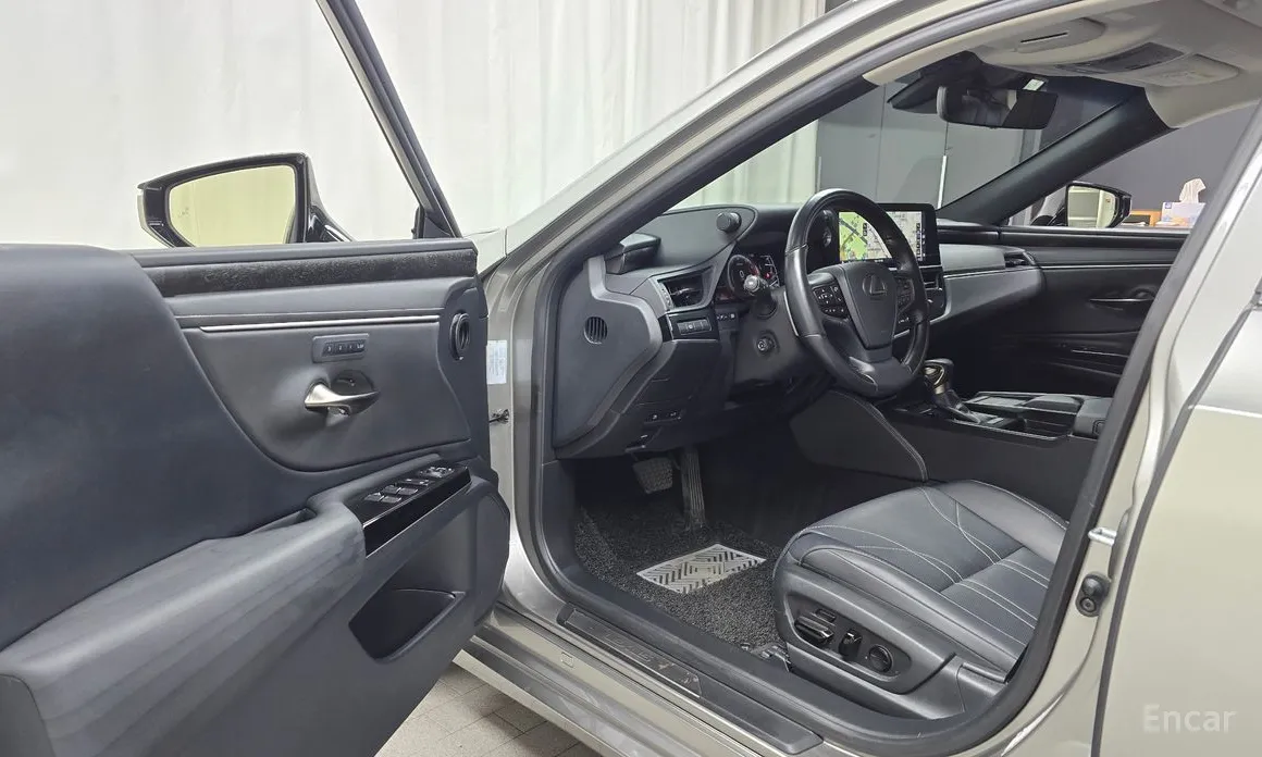 Lexus ES 2018 Luxury Plus