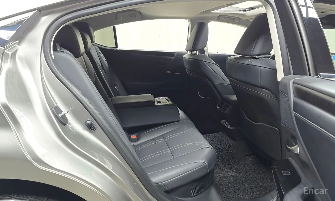 Lexus ES 2018 Luxury Plus