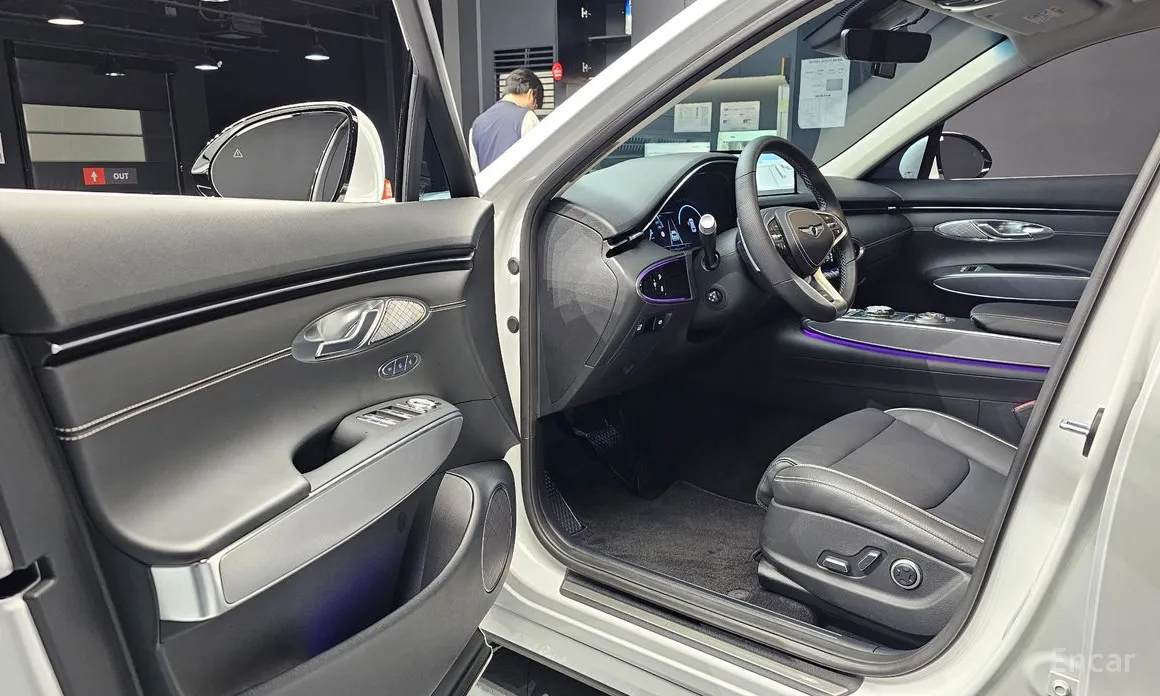 Genesis GV70 2022 e-AWD