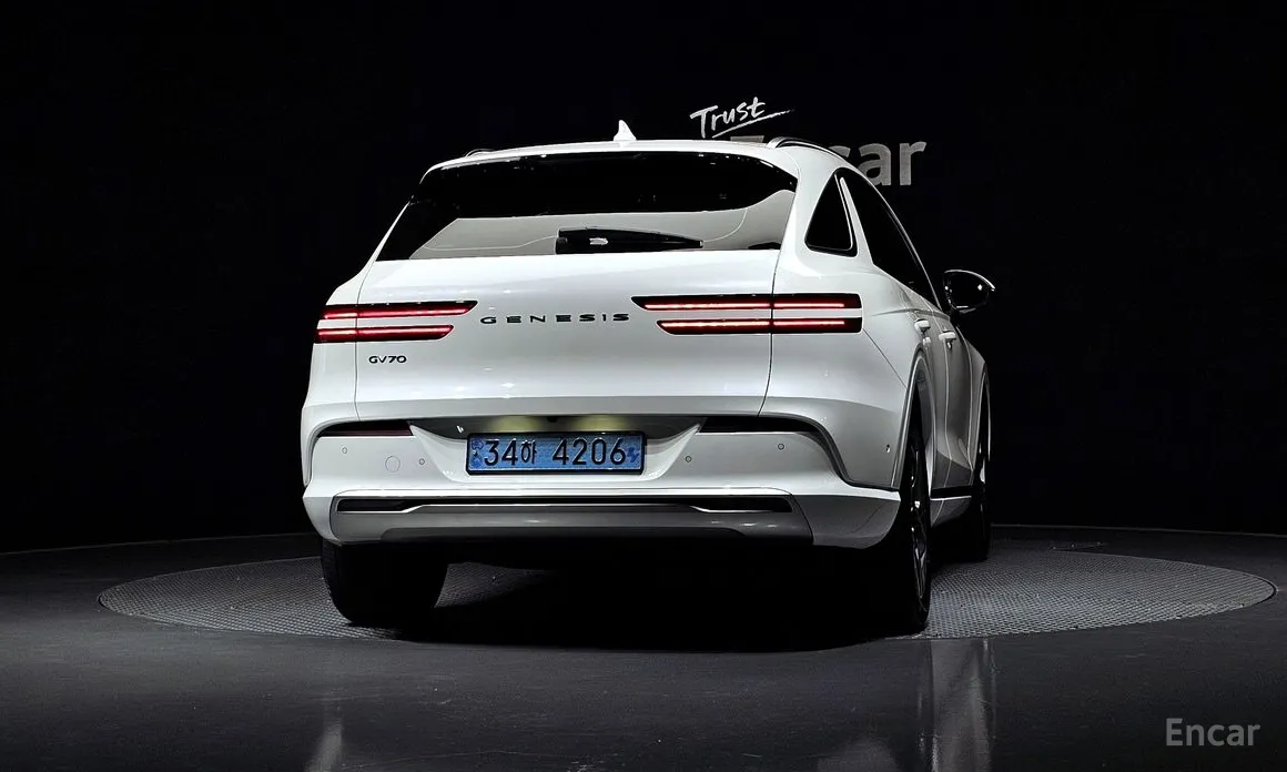 Genesis GV70 2022 e-AWD