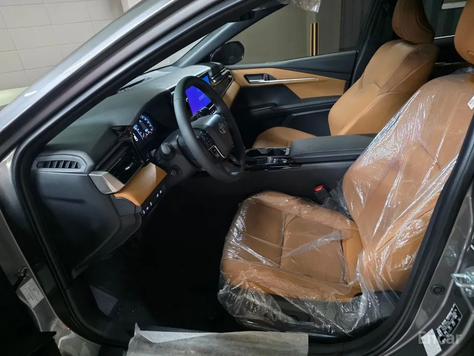 Toyota Camry 2024 2.5 XLE Hybrid