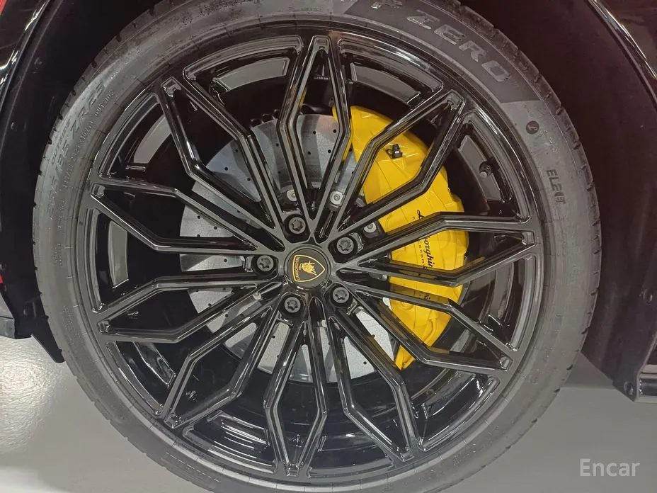 Lamborghini Urus 2018 4.0 V8 SE