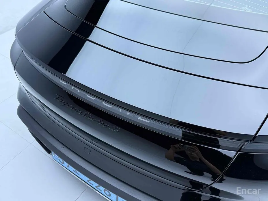 Porsche Taycan 2020 Turbo S