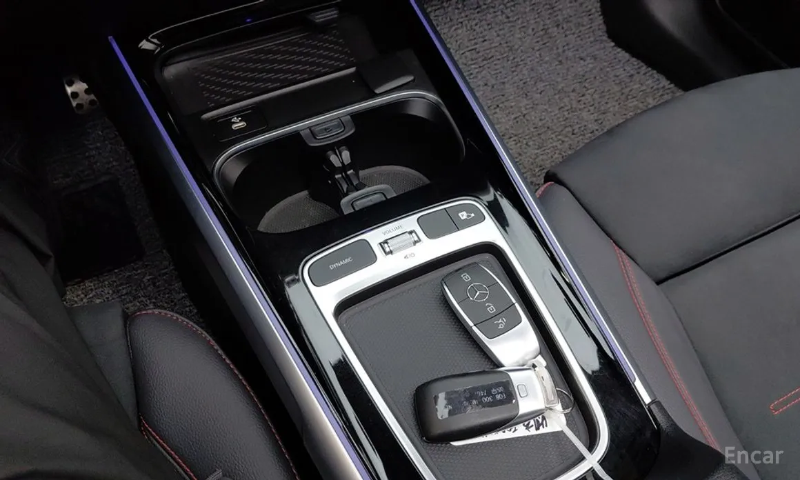 Mercedes-Benz EQB 2022 EQB300 4MATIC AMG Line