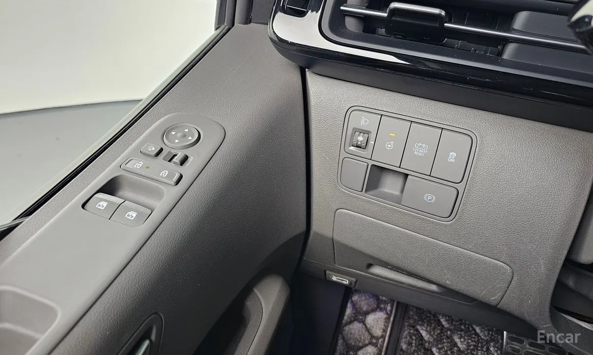 Hyundai Staria 2021 HEV 1.6 Lounge 9-Seater