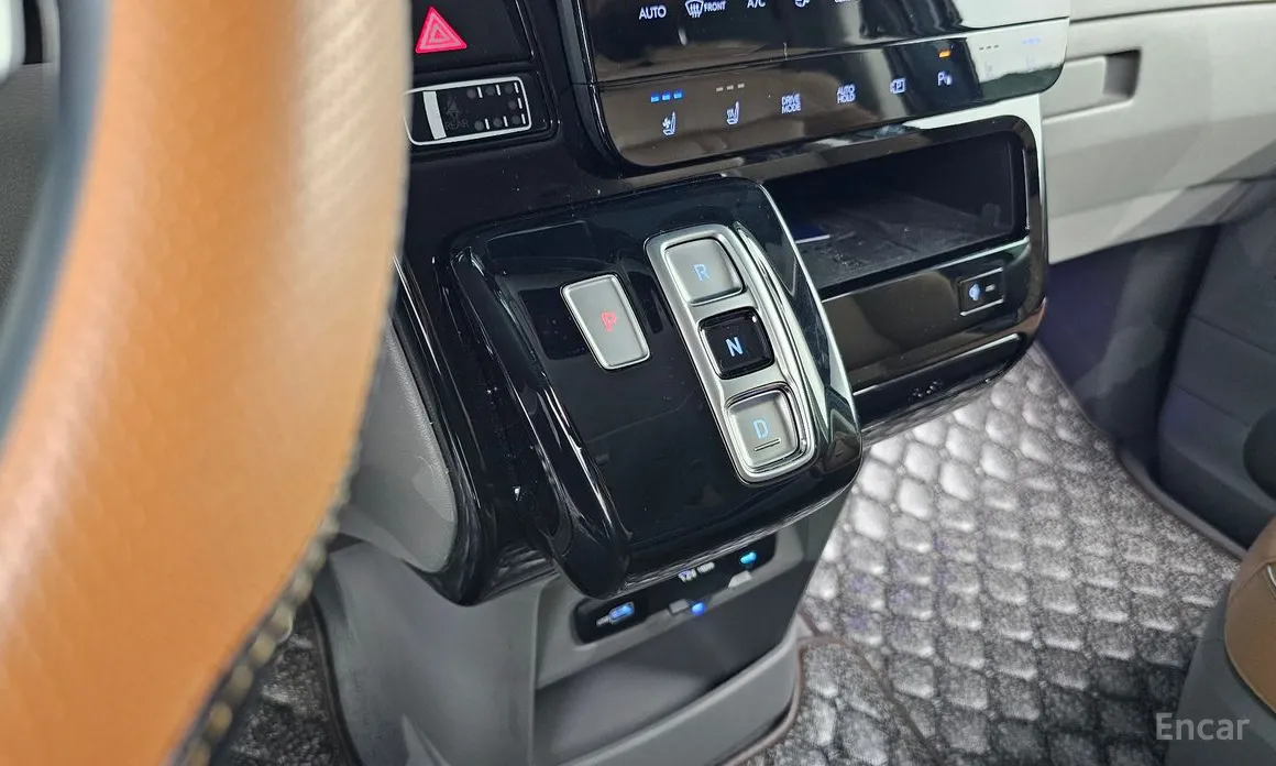 Hyundai Staria 2021 HEV 1.6 Lounge 9-Seater