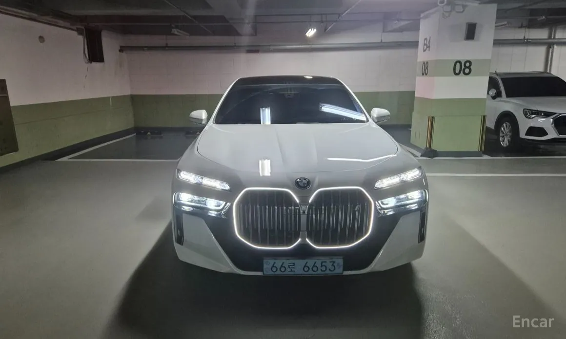 BMW i7 2022 eDrive 50 M Sport