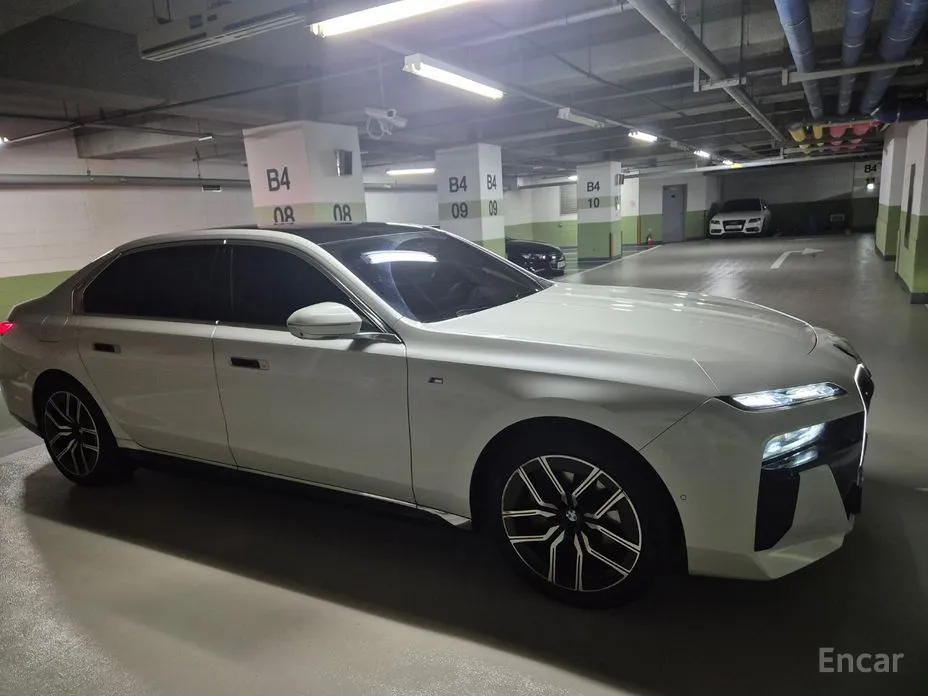 BMW i7 2022 eDrive 50 M Sport