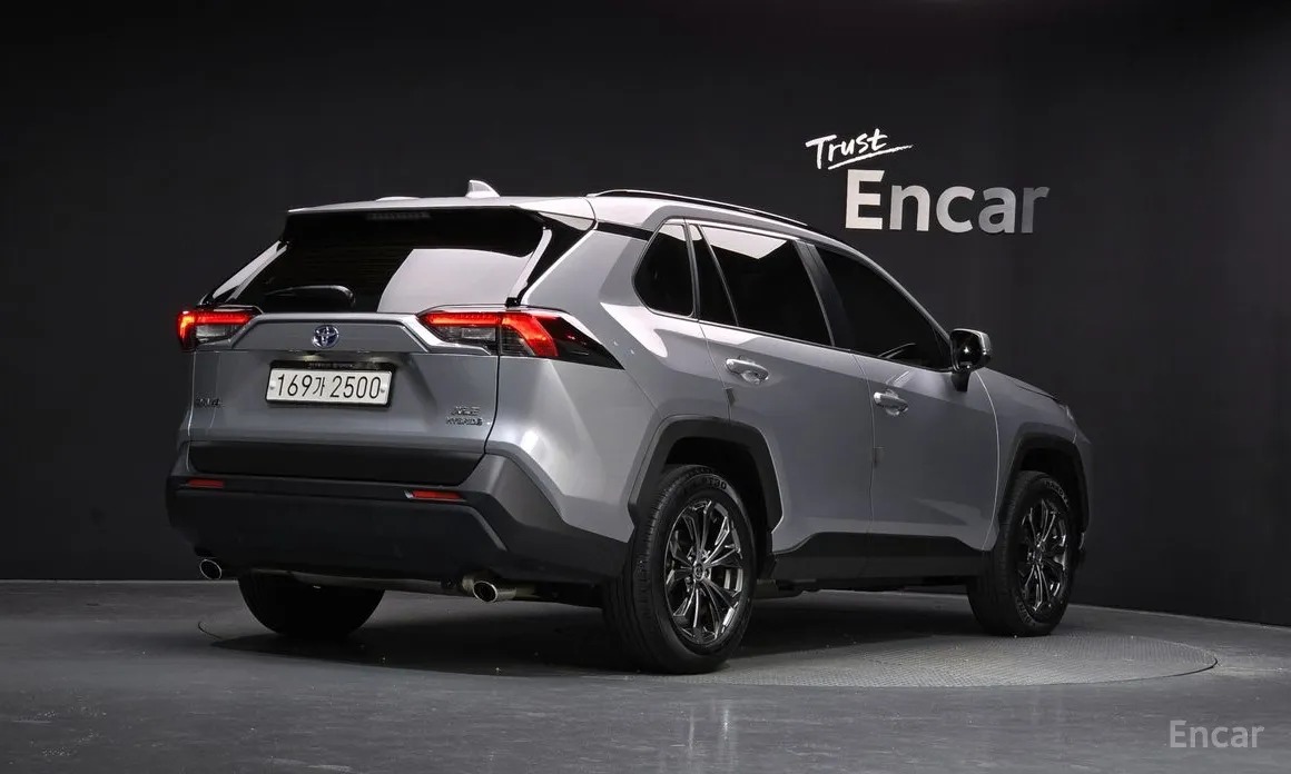 Toyota RAV4 2019 2.5 2WD Hybrid XLE