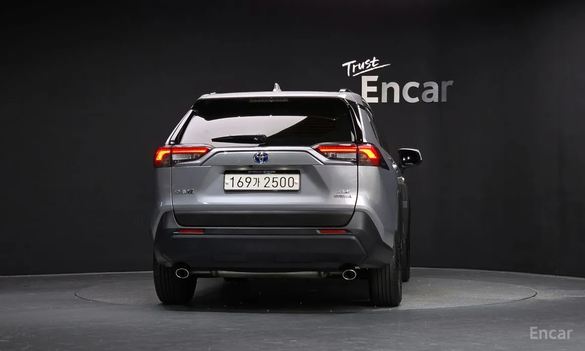 Toyota RAV4 2019 2.5 2WD Hybrid XLE