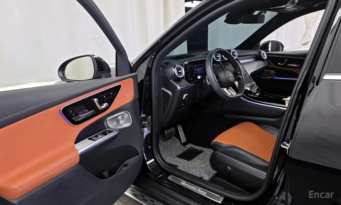 Mercedes-Benz GLC-Class 2023 GLC300 4MATIC AMG Line