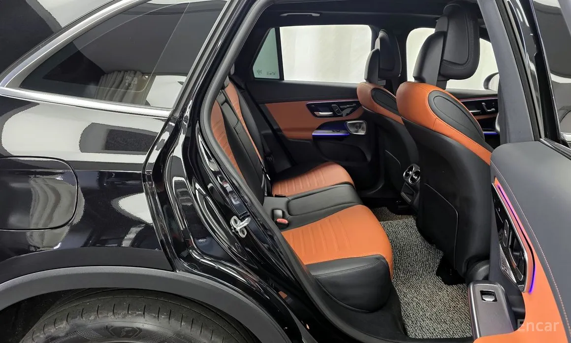 Mercedes-Benz GLC-Class 2023 GLC300 4MATIC AMG Line