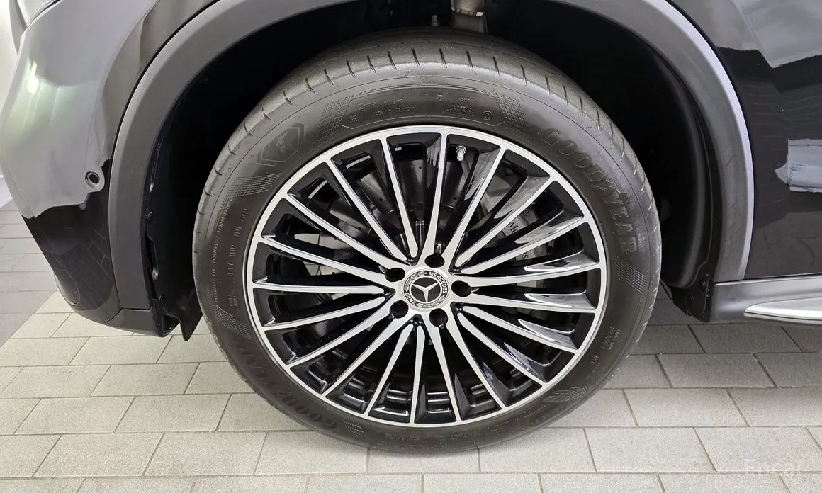 Mercedes-Benz GLC-Class 2023 GLC300 4MATIC AMG Line