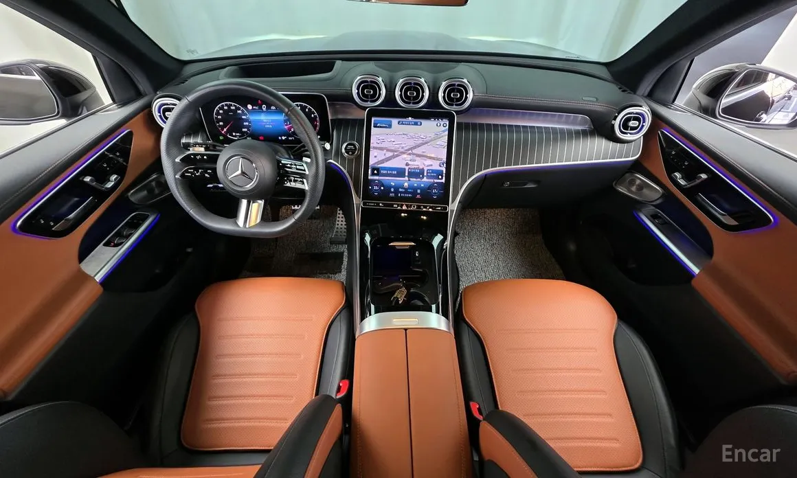 Mercedes-Benz GLC-Class 2023 GLC300 4MATIC AMG Line