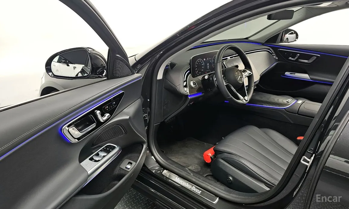 Mercedes-Benz E-Class 2024 E200 Avantgarde