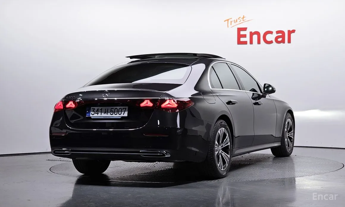 Mercedes-Benz E-Class 2024 E200 Avantgarde