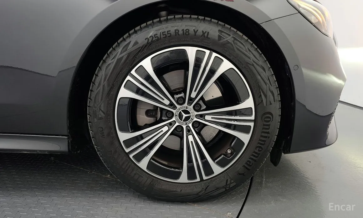 Mercedes-Benz E-Class 2024 E200 Avantgarde