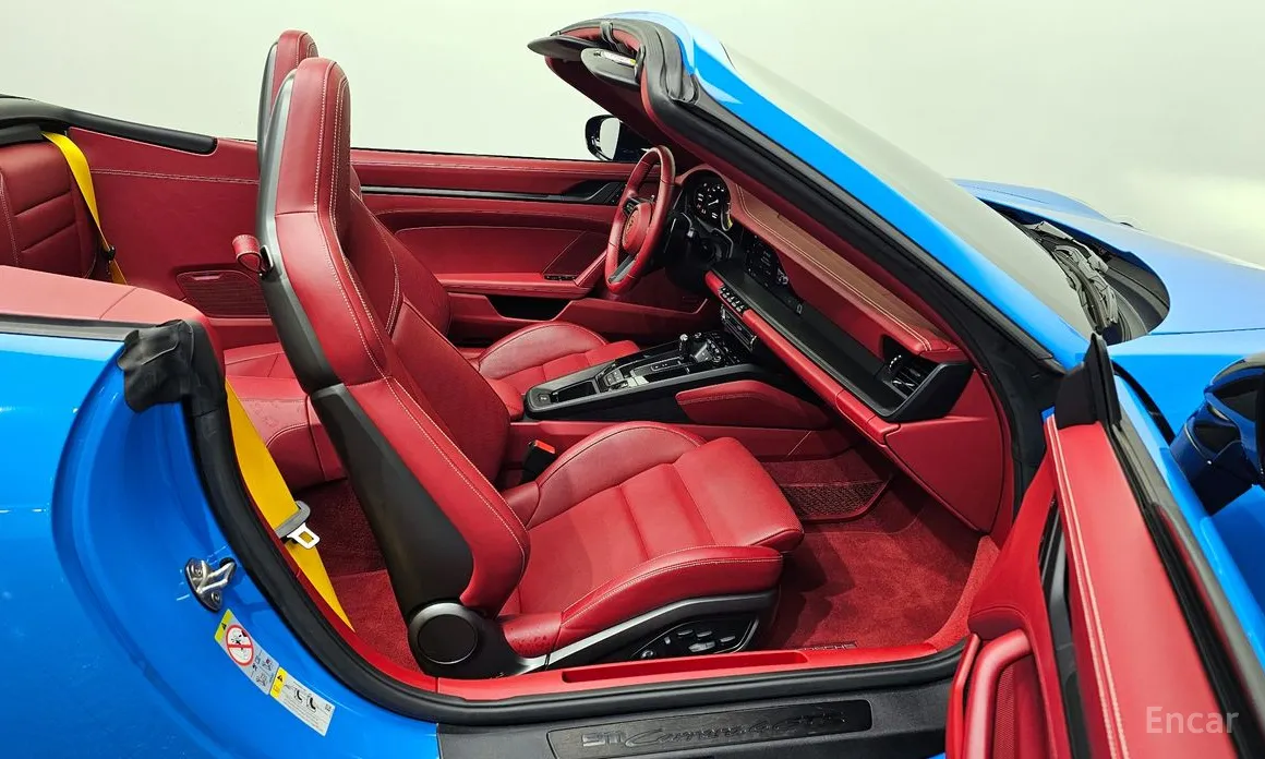 Porsche 911 2019 Carrera 4 GTS Cabriolet