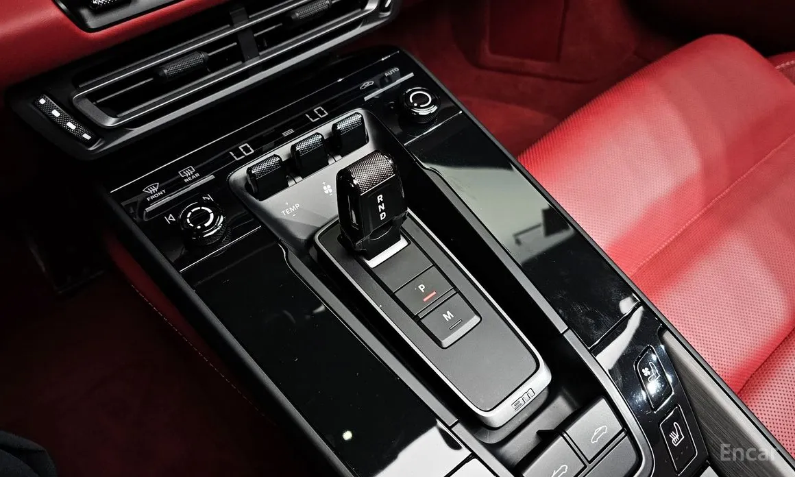 Porsche 911 2019 Carrera 4 GTS Cabriolet