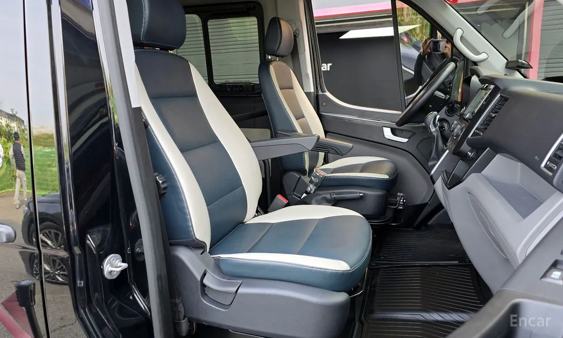 Hyundai Solati 2015 15-seater