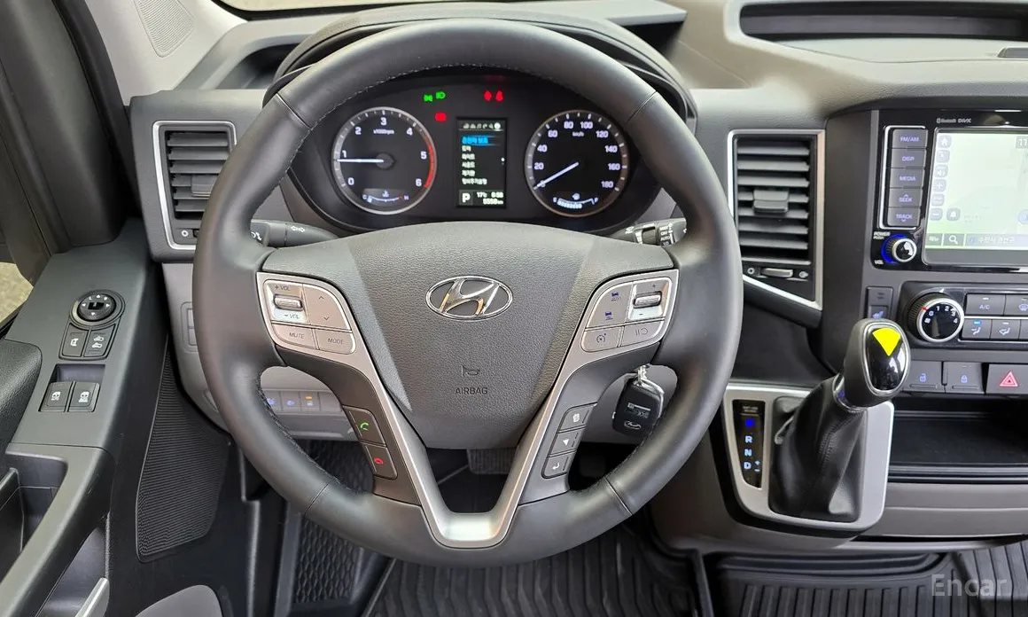 Hyundai Solati 2015 15-seater