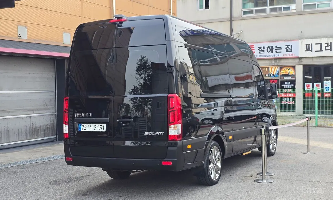 Hyundai Solati 2015 15-seater