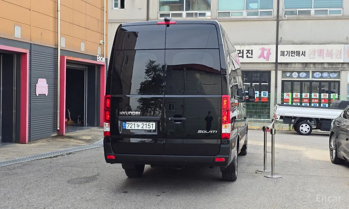 Hyundai Solati 2015 15-seater