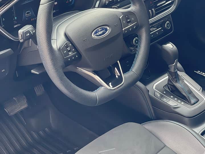 Ford Focus 2022 2022款 三厢 EcoBoost 180 自动S版