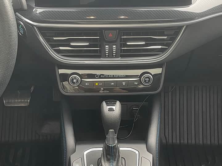 Ford Focus 2022 2022款 三厢 EcoBoost 180 自动S版