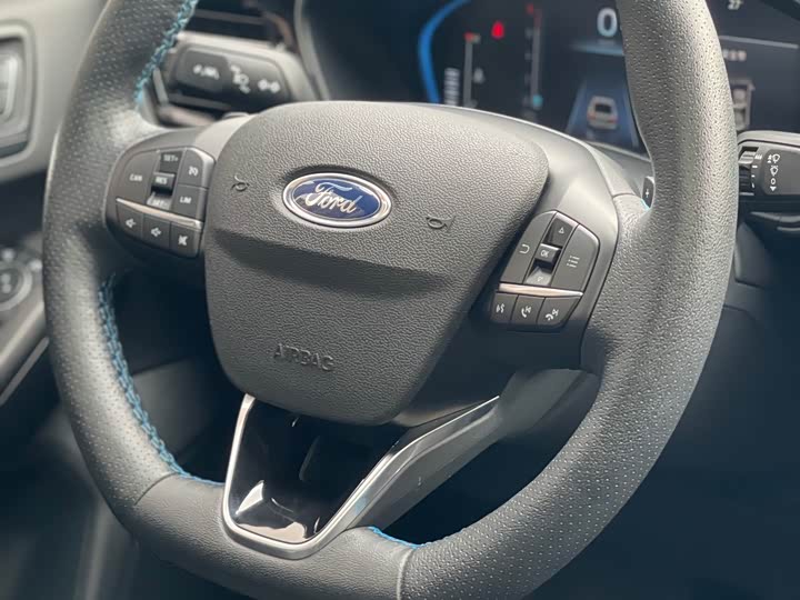 Ford Focus 2022 2022款 三厢 EcoBoost 180 自动S版