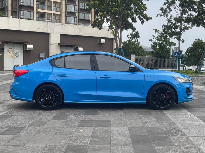 Ford Focus 2022 2022款 三厢 EcoBoost 180 自动S版
