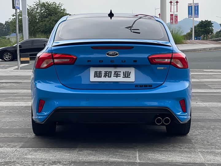 Ford Focus 2022 2022款 三厢 EcoBoost 180 自动S版