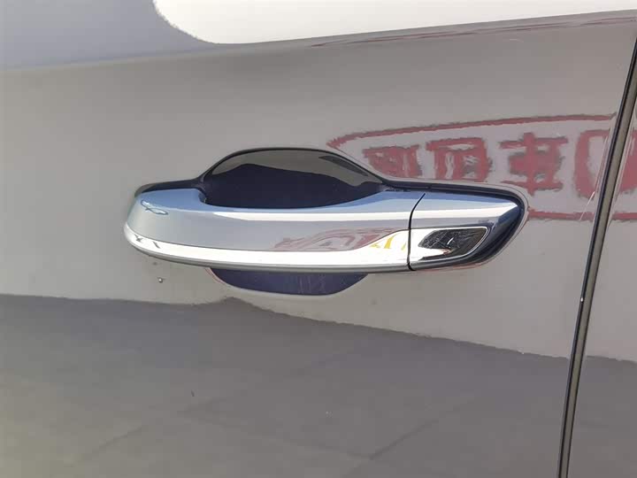 Hongqi HS7 2023 2023款 2.0T 自动四驱旗领版 六座