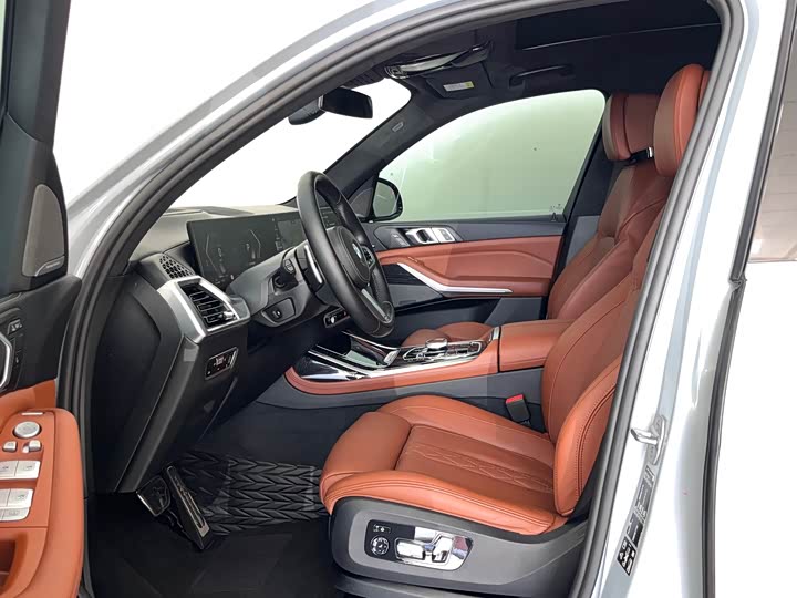 BMW X7 2023 2023款 xDrive40i 尊享型M运动套装