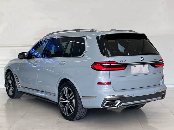 BMW X7 2023 2023款 xDrive40i 尊享型M运动套装