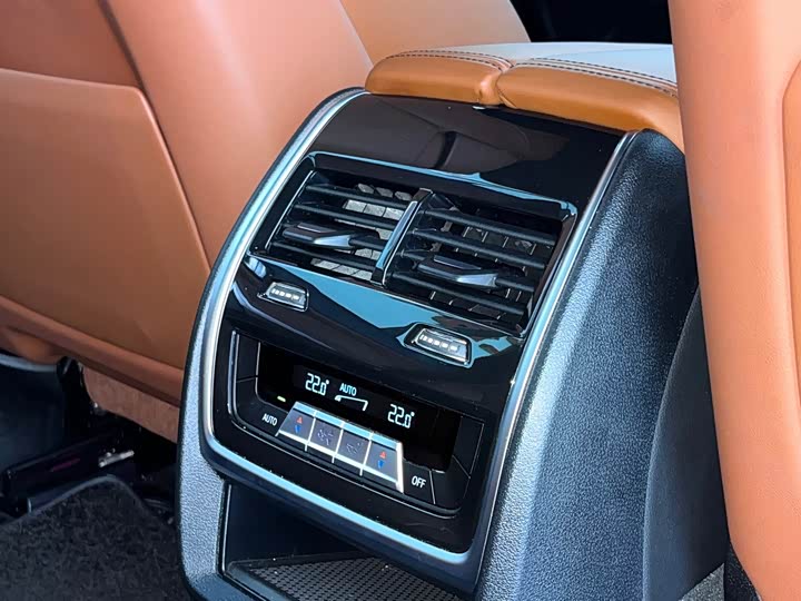 BMW X7 2023 2023款 xDrive40i 尊享型M运动套装