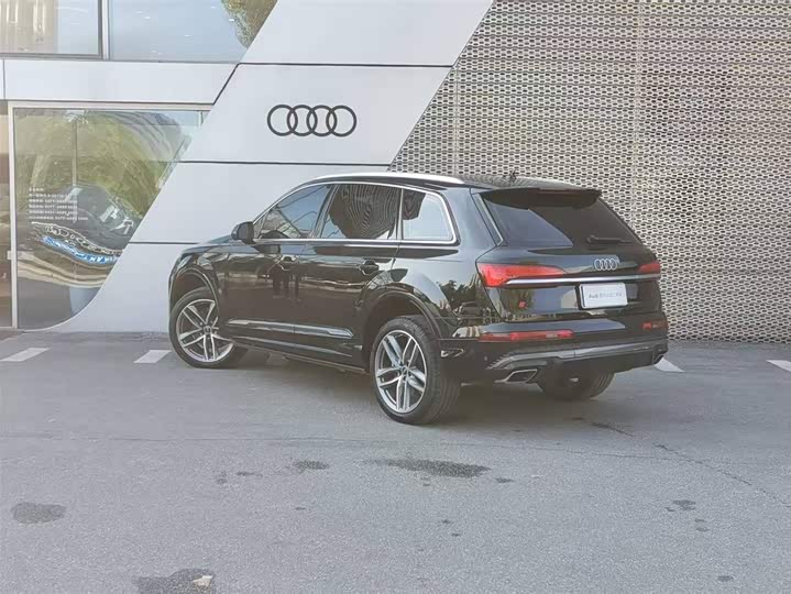 Audi Q7 2025 2025款 55 TFSI quattro S line运动型
