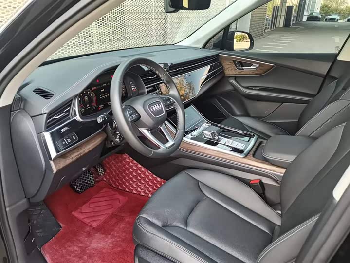 Audi Q7 2025 2025款 55 TFSI quattro S line运动型