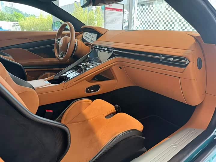 Aston Martin DB12 2023 2023款 4.0T V8 Coupe