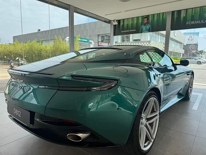 Aston Martin DB12 2023 2023款 4.0T V8 Coupe