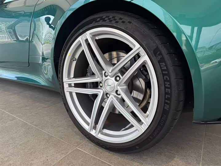 Aston Martin DB12 2023 2023款 4.0T V8 Coupe