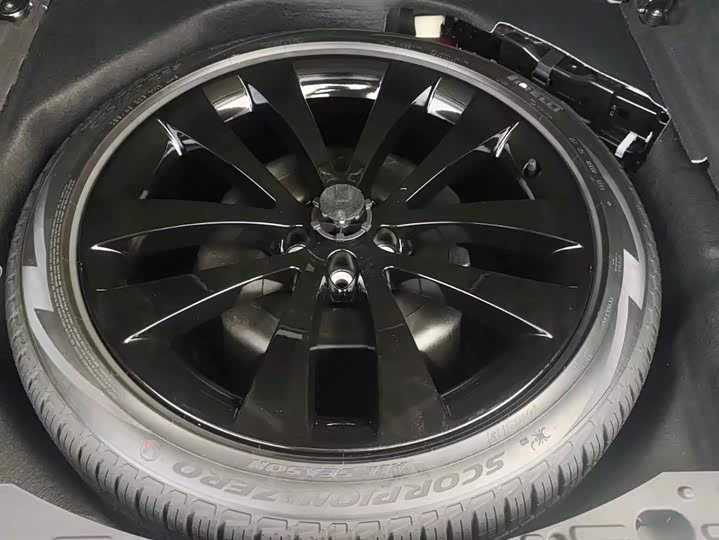 Land Rover Range Rover Sport Hybrid 2023 2023款 P510e 插电式电动混合版 首发版