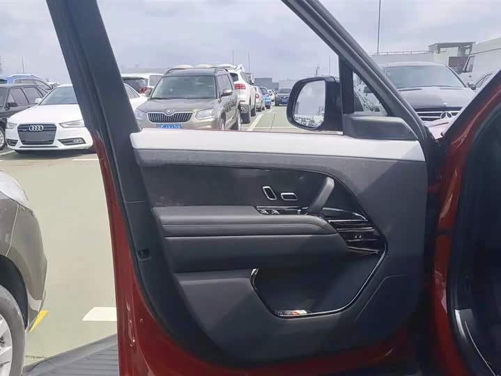 Land Rover Range Rover Sport Hybrid 2023 2023款 P510e 插电式电动混合版 首发版