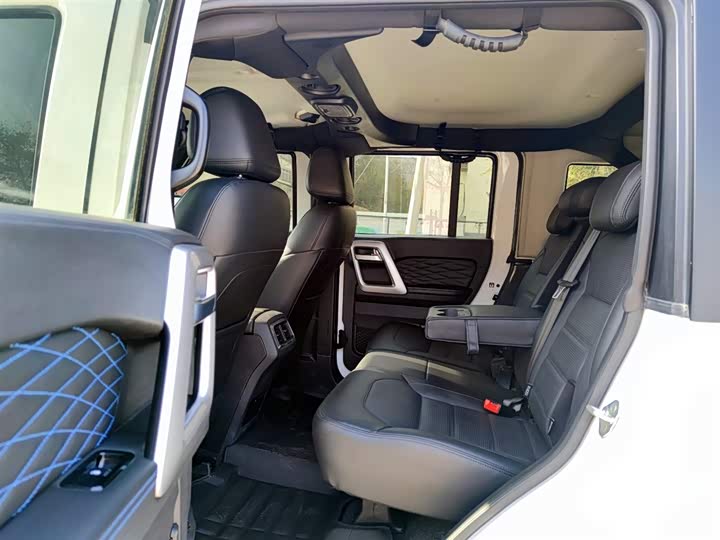 BAIC Beijing BJ40 2024 2024款 2.0T 城市猎人荣耀版