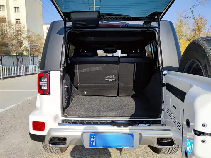 BAIC Beijing BJ40 2024 2024款 2.0T 城市猎人荣耀版