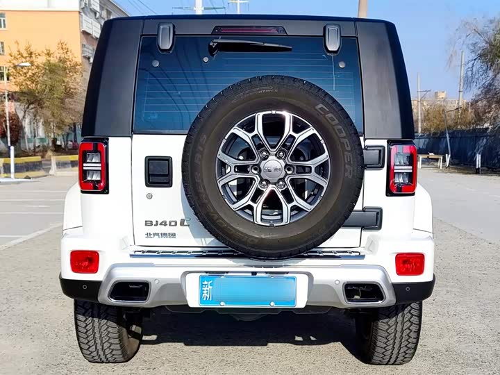 BAIC Beijing BJ40 2024 2024款 2.0T 城市猎人荣耀版